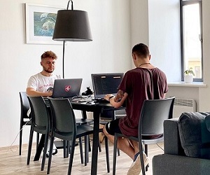 Wer hart arbeitet und ein Money-Mindset hat, wird sein Einkommen erhöhen